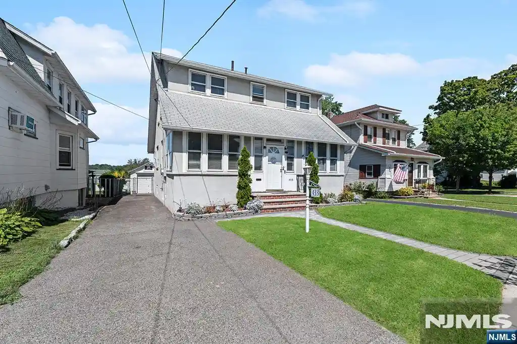 Photo 1 of Single family home for sale at 433 Stuyvesant Ave, Lyndhurst, NJ 07071 | MLS# 26037212 | Listing updated on 2026-10-25