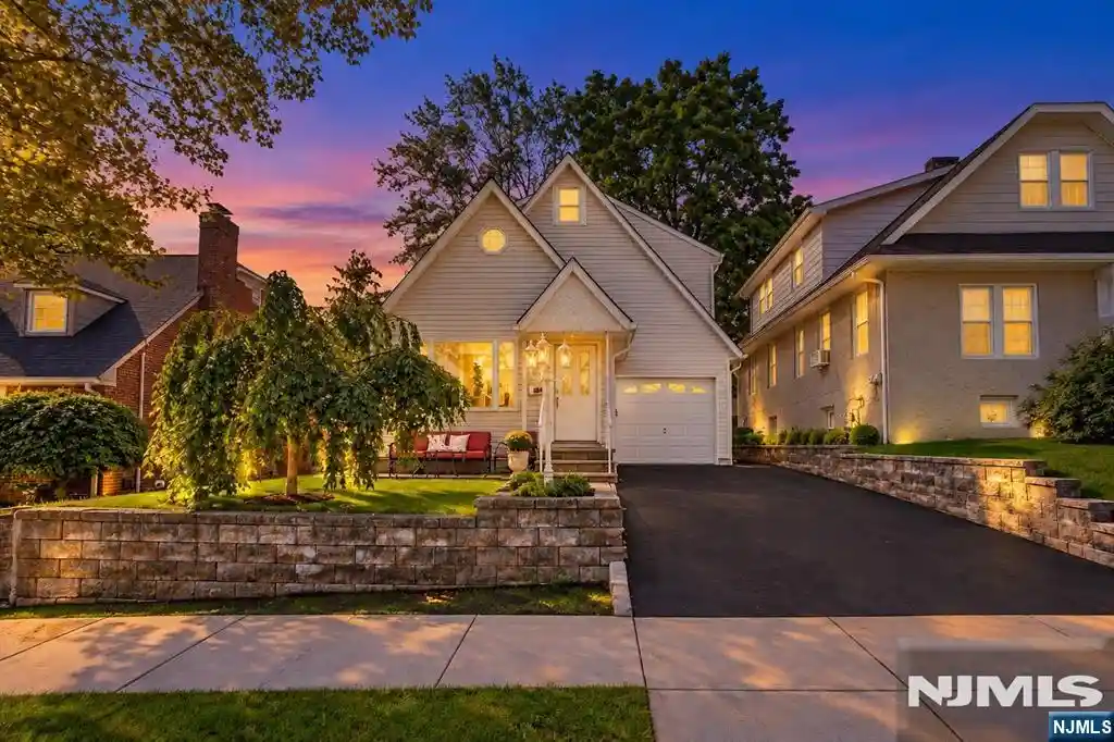 Photo 1 of Single family home for sale at 340 Roosevelt Ave, Hasbrouck Heights, NJ 07604 | MLS# 26038254 | Listing updated on 2026-10-22