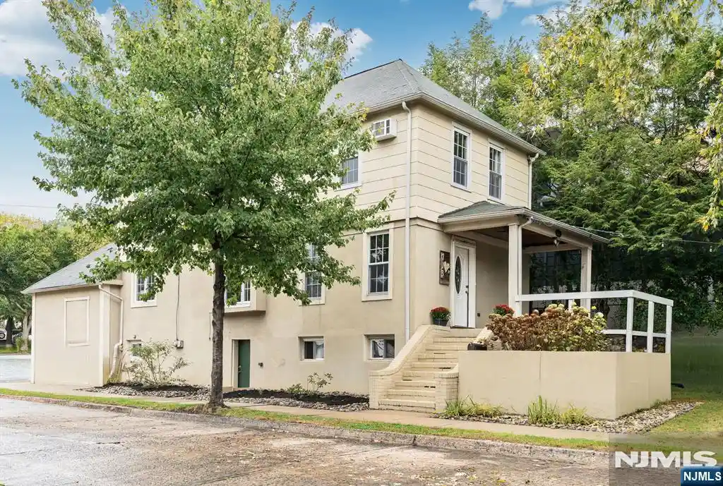 Photo 1 of Single family home for sale at 713 Lincoln Ave, Ridgefield Park, NJ 07660 | MLS# 26038640 | Listing updated on 2026-10-19