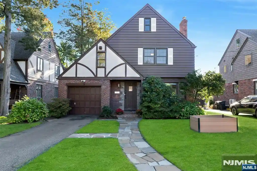 Photo 1 of Single family home for sale at 1325 Pennington Rd, Teaneck, NJ 07666 | MLS# 26038743 | Listing updated on 2026-10-21