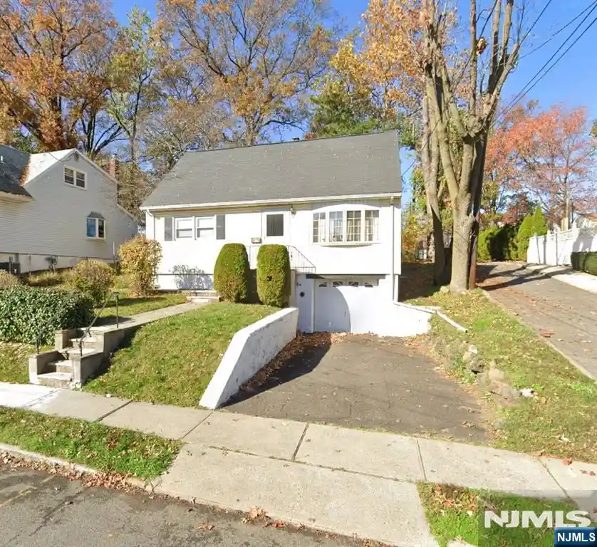 Photo 1 of Single family home for sale at 757 Florence Pl, Cliffside Park, NJ 07010 | MLS# 26038943 | Listing updated on 2026-10-21