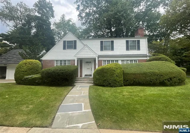 Photo 1 of Single family home for sale at 489 Reis Ave, Teaneck, NJ 07666 | MLS# 26039007 | Listing updated on 2026-10-29