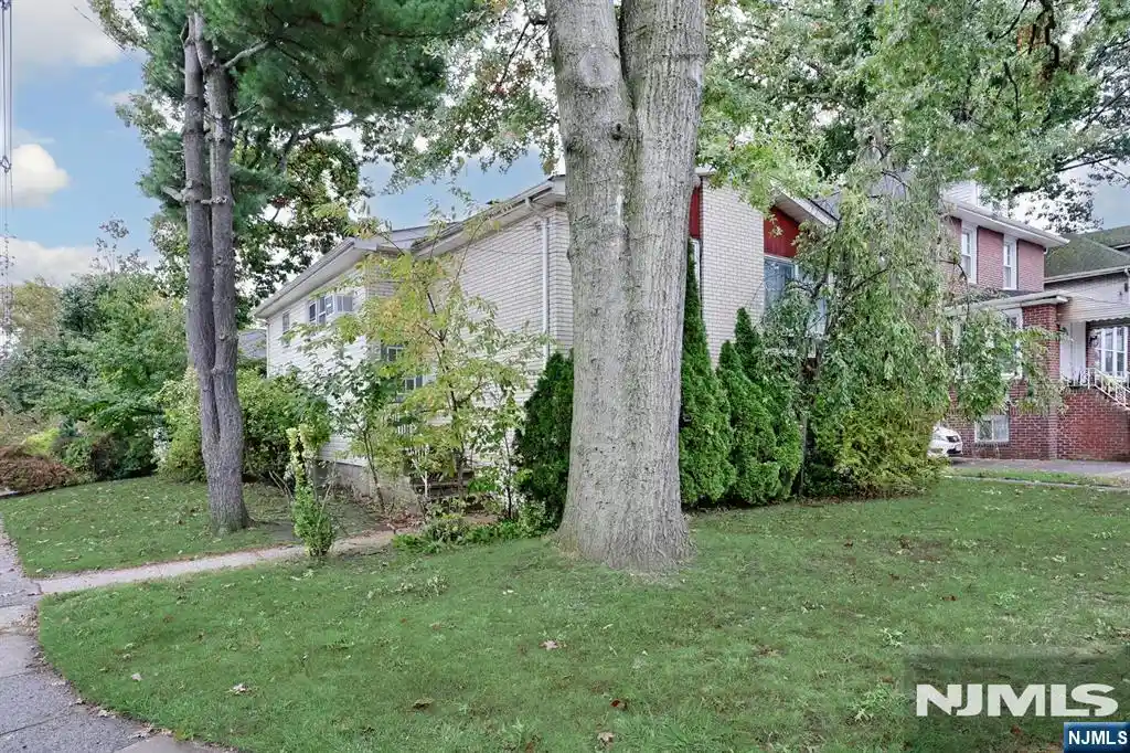 Single family home for sale at 1038 Kingsland Ln, Fort Lee, NJ 07024 | MLS# 26039672
