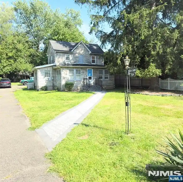 Photo 1 of Single family home for sale at 704 Franklin Turnpike, Allendale, NJ 07401 | MLS# 26039684 | Listing updated on 2026-10-19