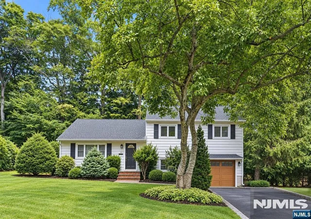 Single family home for sale at 29 Addison Pl, Ho-Ho-Kus, NJ 07423 | MLS# 26039735