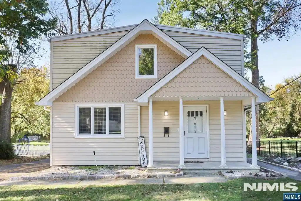 Photo 1 of Single family home for sale at 72 Grant Ave, Cresskill, NJ 07626 | MLS# 26040046 | Listing updated on 2026-10-21