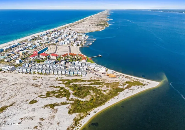 3rd image of 23 Seaside Cir, Navarre, FL 32566 | MLS# 777070