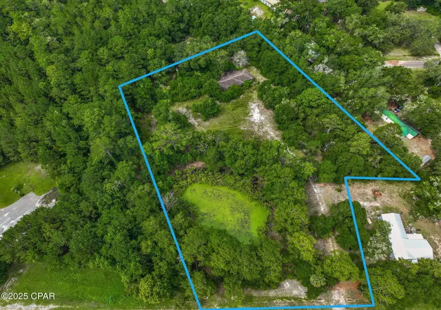 Homes for sale in Ponce De Leon, FL | 2830 Sr 81 Hwy, Ponce De Leon, FL 32455 | MLS# 776735