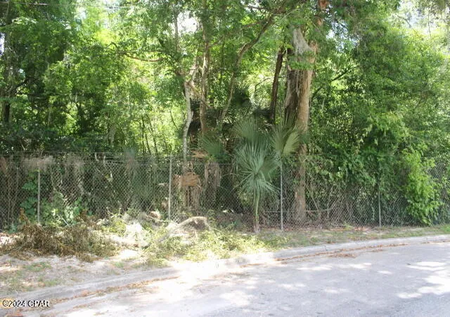 5th image of 1405 Sw 22Nd Pl, Gainesville, FL 32608 | MLS# 759363