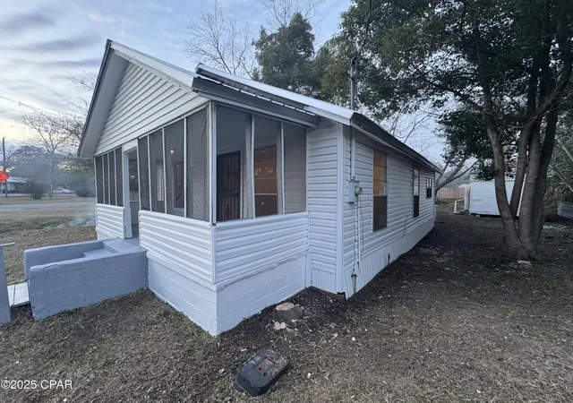 Homes for sale in Graceville, FL | 1012 Washington Ave, Graceville, FL 32440 | MLS# 767429