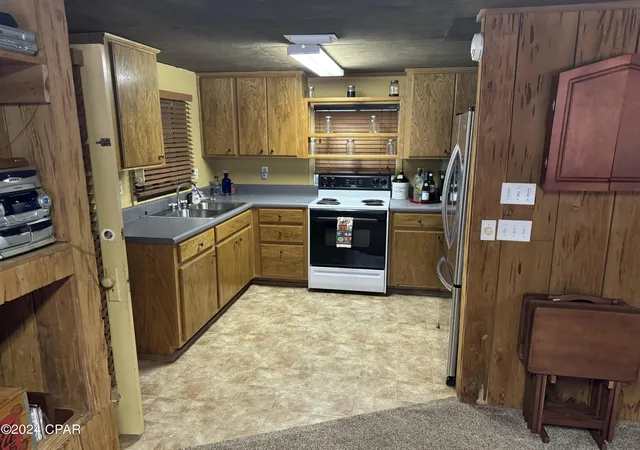 3rd image of 199 N Duck Ave, Wewahitchka, FL 32465 | MLS# 759627