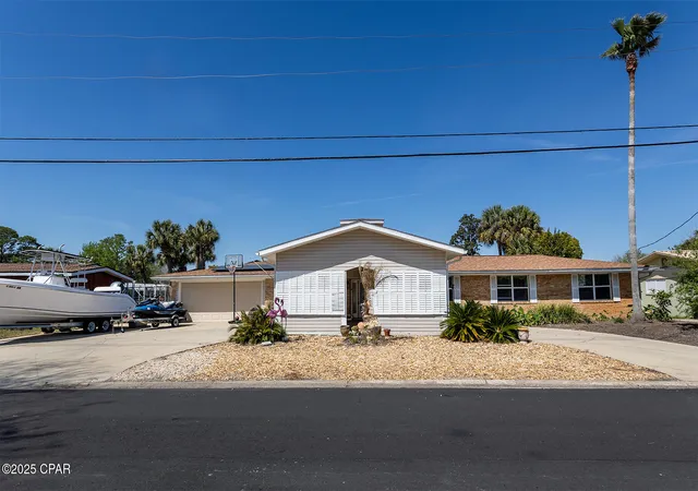 Photo 2 of Single family home for sale at 419 Bay Shore Dr, Panama City Beach, FL 32407 | MLS# 766364 | Listing updated on 2026-05-30