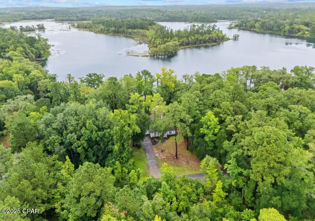 3rd image of 2942 Paradise Lakes Rd, Chipley, FL 32428 | MLS# 777685