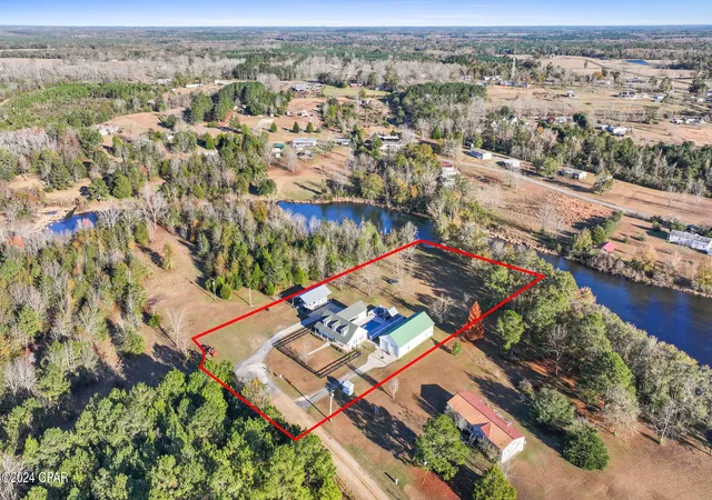 Homes for sale in Bonifay, FL | 1528 Hilltop Dr, Bonifay, FL 32425 | MLS# 766166
