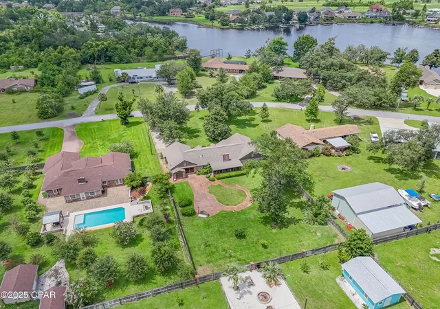 2nd image of 811 W Pierson Dr Dr, Lynn Haven, FL 32444 | MLS# 778054