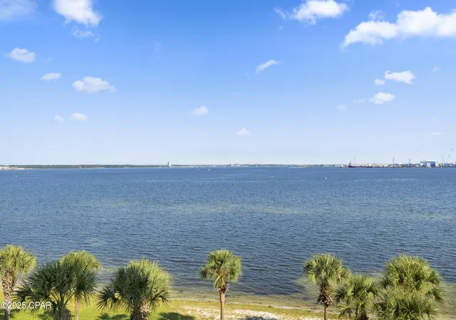 2nd image of 2400 Grandiflora Blvd, Panama City, FL 32408