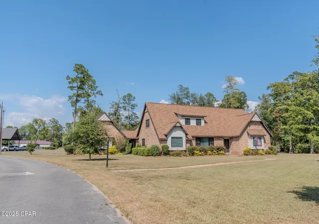 Homes for sale in Graceville, FL | 1154 10th Ave, Graceville, FL 32440 | MLS# 779181