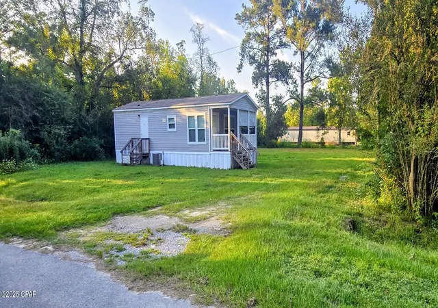 2nd image of 233 Tennessee St, Wewahitchka, FL 32465 | MLS# 780069