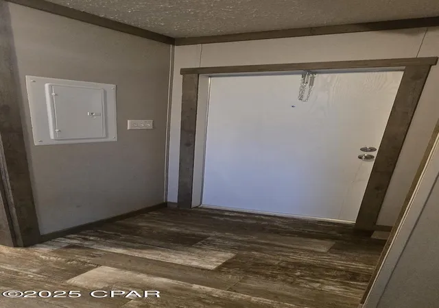 Photo 3 of Manufactured home for sale at 233 Tennessee St, Wewahitchka, FL 32465 | MLS# 780069 | Listing updated on 2026-05-30
