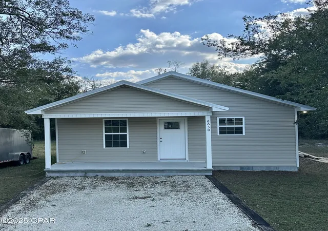 Homes for sale in Grand Ridge, FL | 6630 Grande Oak Loop, Grand Ridge, FL 32442 | MLS# 780545