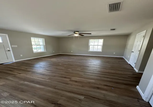 Homes for sale in Grand Ridge, FL | 6630 Grande Oak Loop, Grand Ridge, FL 32442 | MLS# 780545