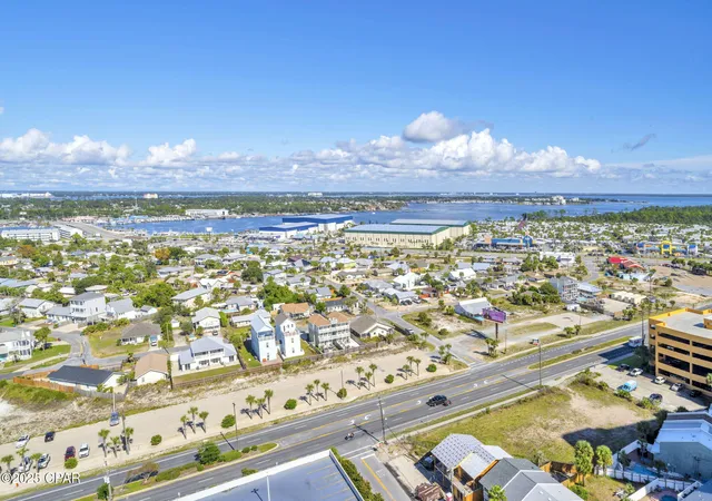 2nd image of 5115 Gulf Dr, Panama City, FL 32408