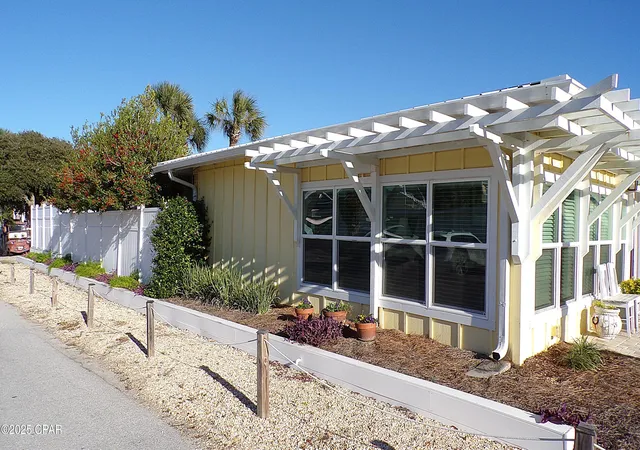 Photo 2 of Single family home for sale at 8213 Surf Dr, Panama City, FL 32408 | MLS# 781311 | Listing updated on 2026-09-17