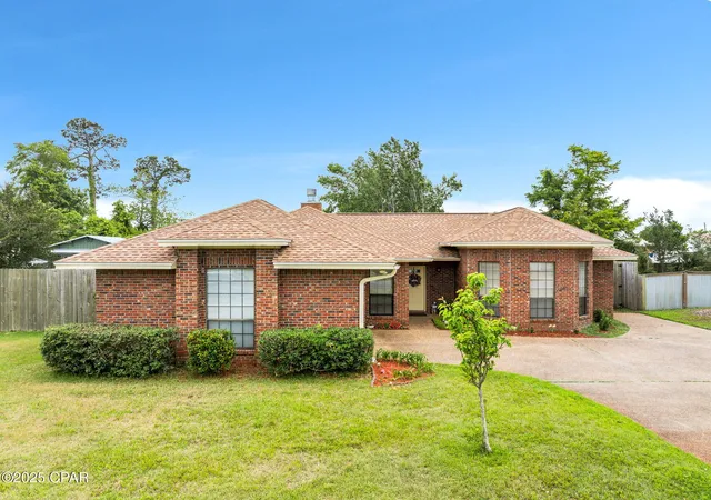 Photo 3 of Single family home for sale at 2707 Pembroke Dr, Panama City, FL 32405 | MLS# 781935 | Listing updated on 2026-06-01