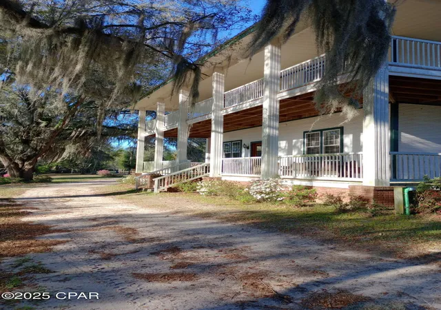 Homes for sale in Bascom, FL | 4686 Dunaway Rd, Bascom, FL 32423 | MLS# 782145