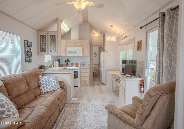 3rd image of 1219 Thomas Dr #123, Panama City, FL 32408 | MLS# 782788