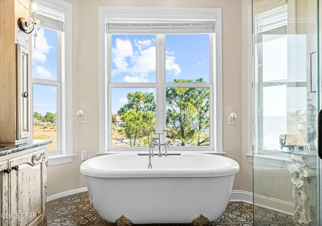 Photo 4 of Single family home for sale at 6724 Yacht Clb Dr, Panama City, FL 32404 | MLS# 782809 | Listing updated on 2026-06-04