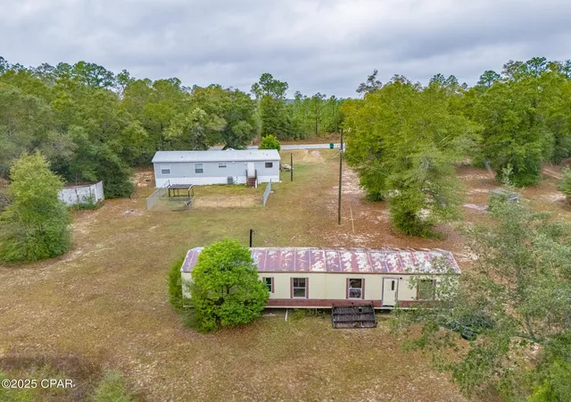 3rd image of 214 Lakepoint Rd, Alford, FL 32420 | MLS# 783008