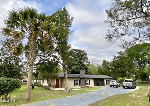 Homes for sale in Chipley, FL | 807 Maple St, Chipley, FL 32428 | MLS# 783706