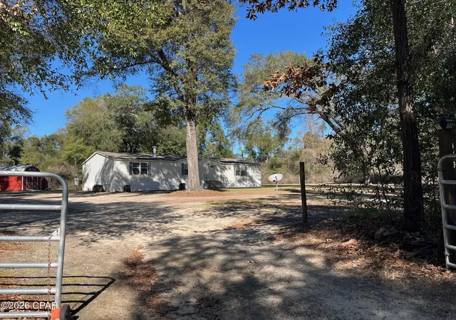 Homes for sale in Bascom, FL | 5894 Jasper Rd, Bascom, FL 32423 | MLS# 783916