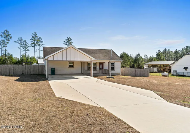 Homes for sale in Chipley, FL | 561 Lakepointe Dr, Chipley, FL 32428 | MLS# 783962