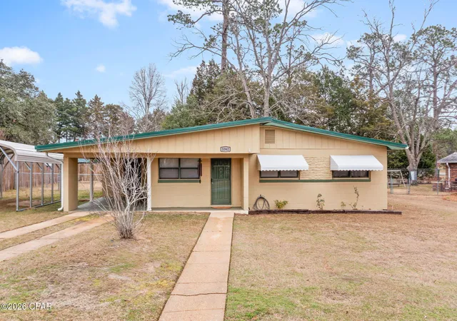 Homes for sale in Graceville, FL | 5392 College Dr, Graceville, FL 32440 | MLS# 784119