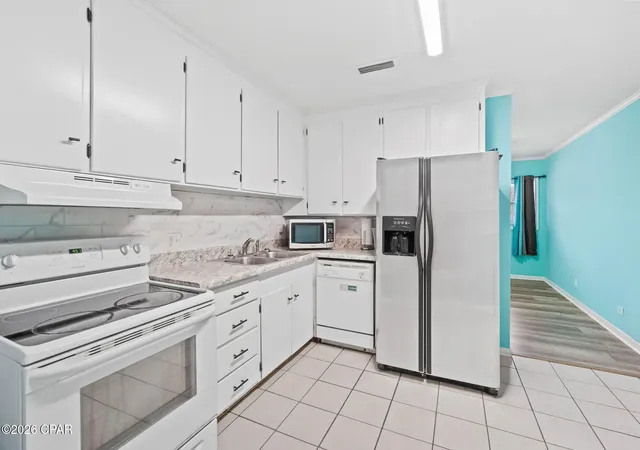 Photo 3 of Sale Pending at 5392 College Dr, Graceville, FL 32440 | MLS# 784119 | Listing updated on 2026-10-06