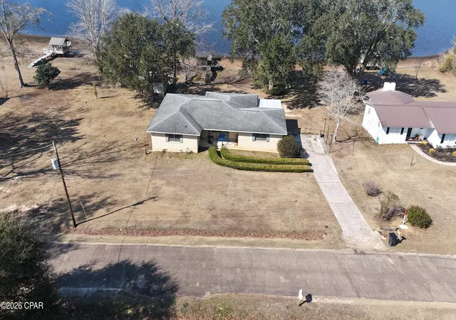 Homes for sale in Bonifay, FL | 2735 Marian Dr, Bonifay, FL 32425 | MLS# 784186