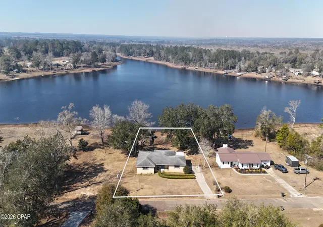 Homes for sale in Bonifay, FL | 2735 Marian Dr, Bonifay, FL 32425 | MLS# 784186