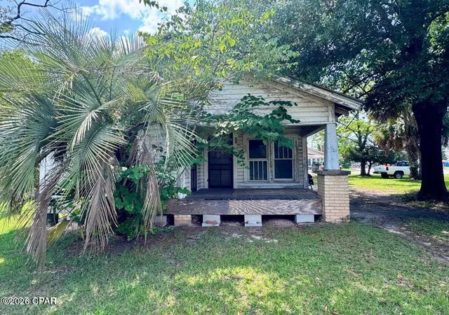 Homes for sale in Graceville, FL | 5295 Brown St, Graceville, FL 32440 | MLS# 784207