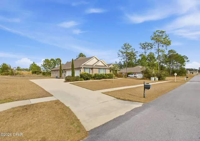 2nd image of 334 Tournament Ln, Freeport, FL 32439 | MLS# 784209
