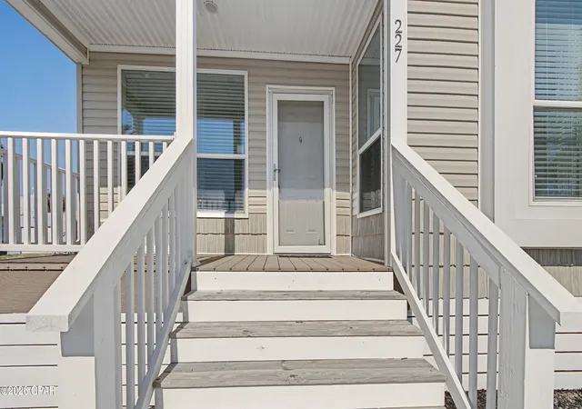 4th image of 227 Bay St, Port Saint Joe, FL 32456 | MLS# 785397