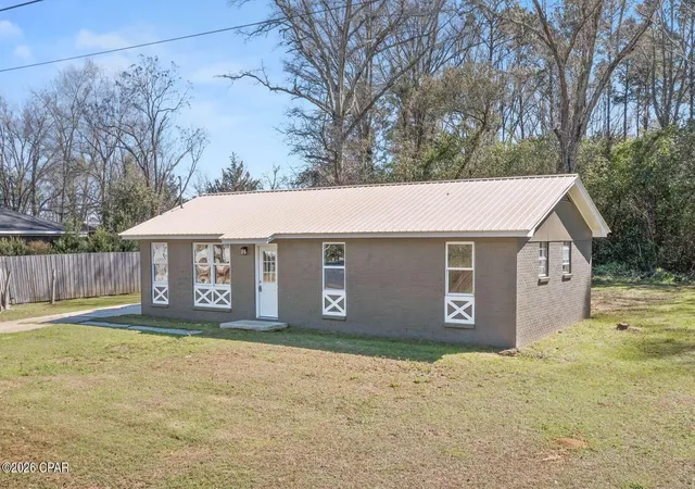 Homes for sale in Graceville, FL | 1037 Payne St, Graceville, FL 32440 | MLS# 785690