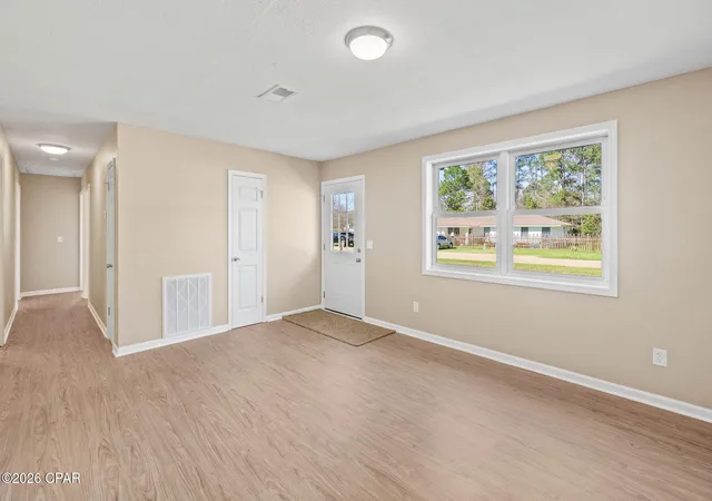 4th image of 1037 Payne St, Graceville, FL 32440 | MLS# 785690