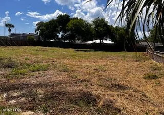 10th image of 105 Armstrong Cir, Panama City Beach, FL 32413 | MLS# 785942