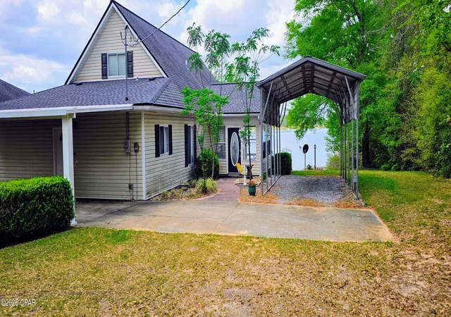 Homes for sale in Marianna, FL | 3628 Seminole Ln, Marianna, FL 32448 | MLS# 786293