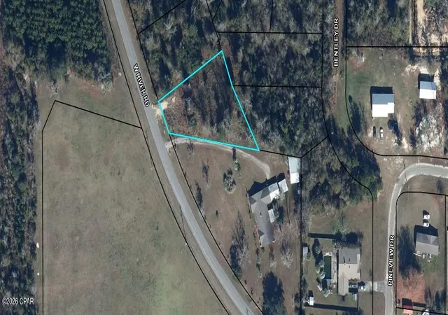 10th image of 703 W River Rd, Wewahitchka, FL 32465 | MLS# 787185