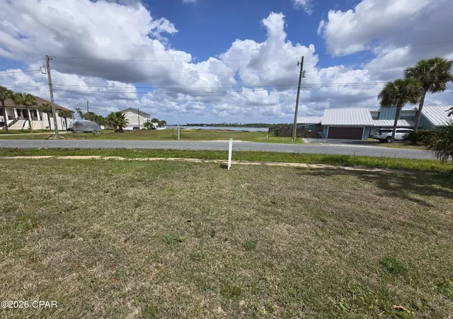 3rd image of 744 N Bay Dr, Lynn Haven, FL 32444 | MLS# 787620