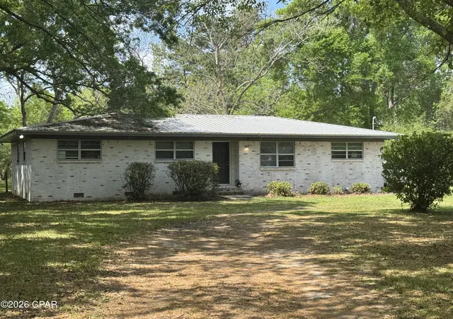 Homes for sale in Chipley, FL | 226 Hwy 77, Chipley, FL 32428 | MLS# 787695