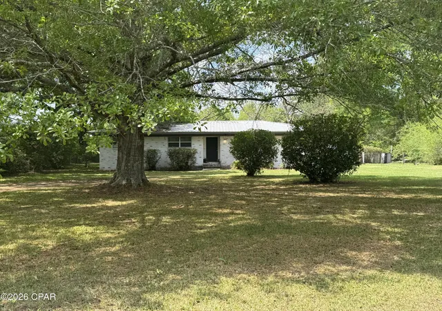 Homes for sale in Chipley, FL | 226 Hwy 77, Chipley, FL 32428 | MLS# 787695